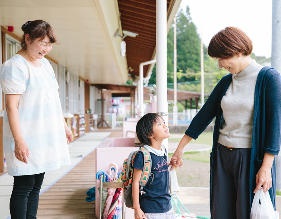 子どもと母親の写真