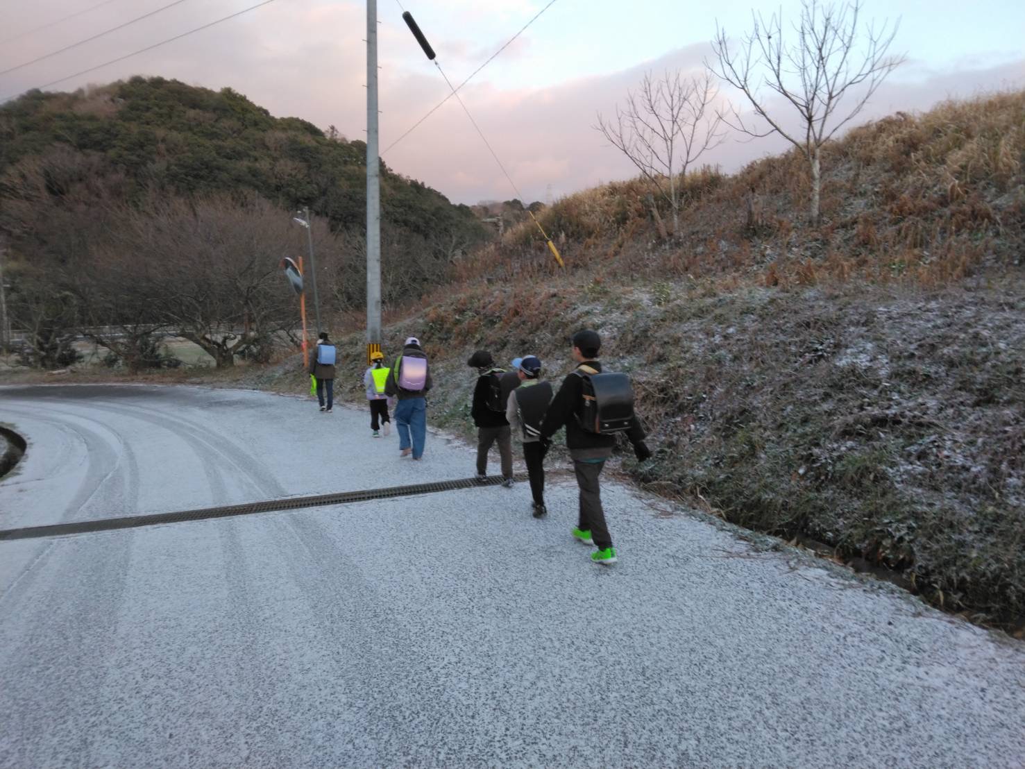 20250205_9区_山田小学校登校風景 (6)