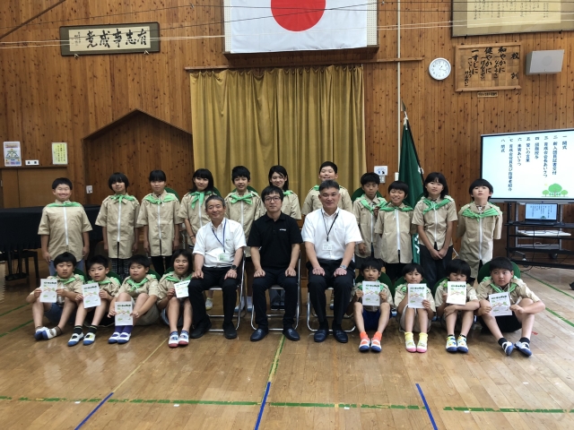 W640Q100_[みどりの少年団]万江小入団式写真