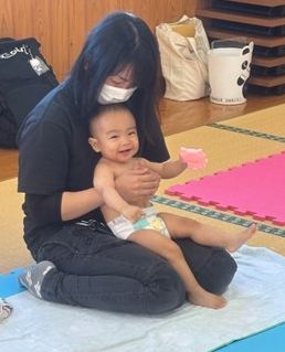 ベビーマッサージ