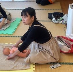 ベビーマッサージ